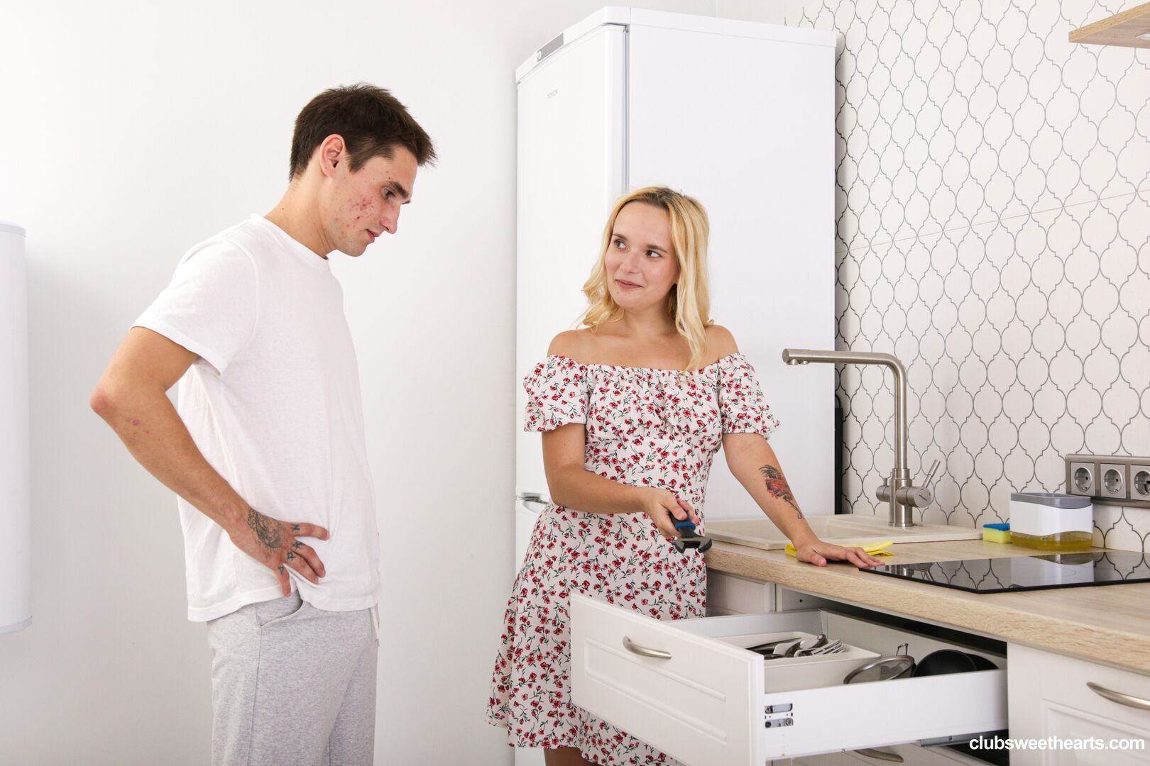 Loli Pop gets dirty in the kitchen