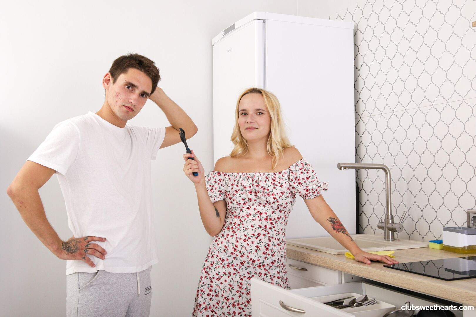 Loli Pop gets dirty in the kitchen