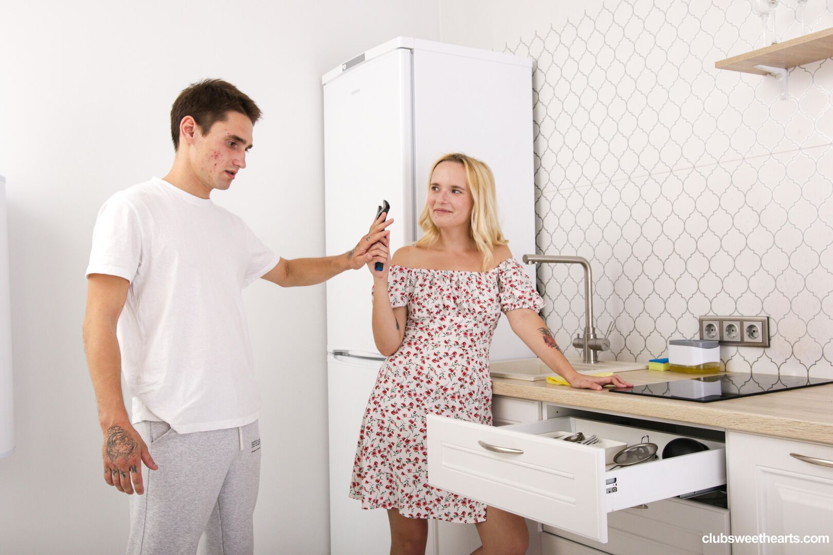 Loli Pop gets dirty in the kitchen