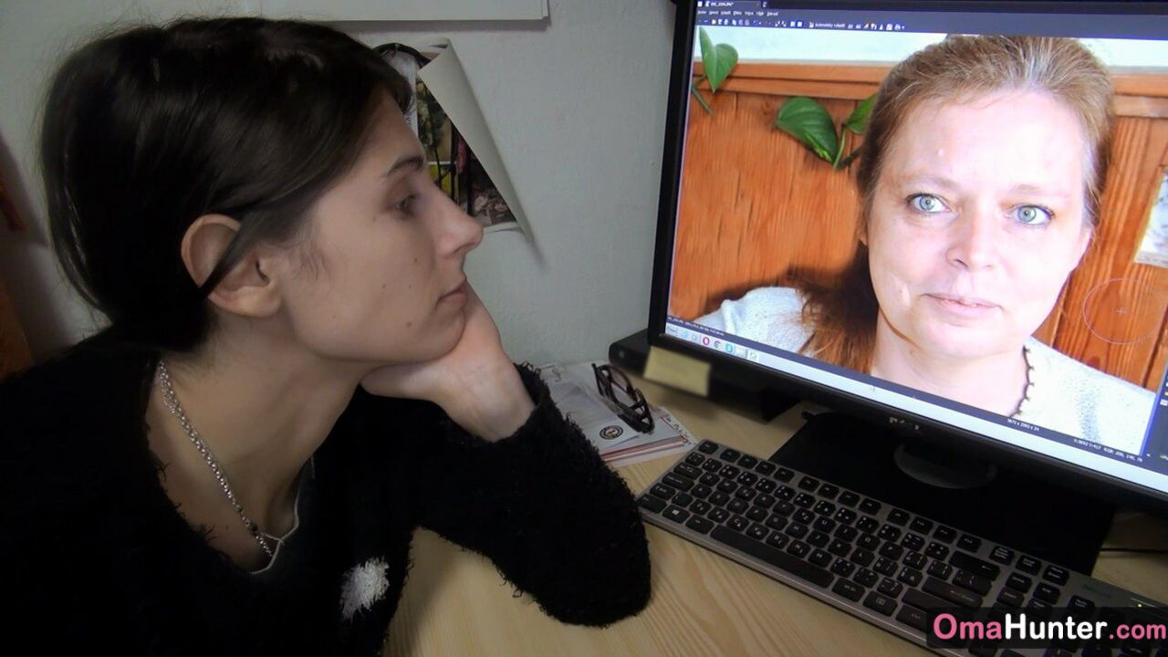 HUNTER GIRL IN SEARCH OF MOM TO FUCK