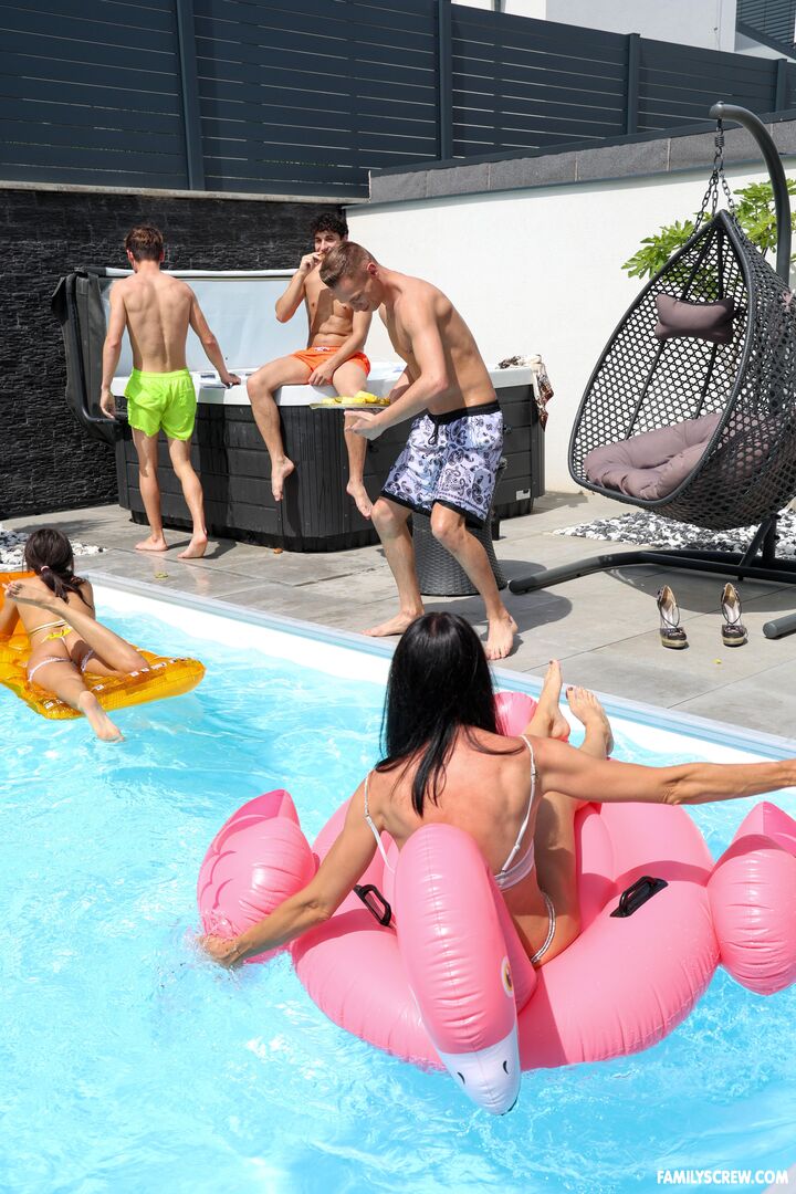 Wet & Wild Pool Party part 1