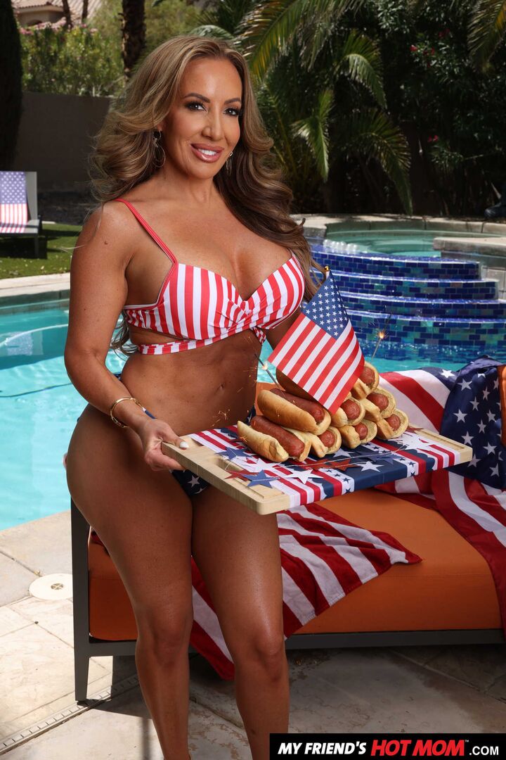 Sexy Milf Richelle Ryan has some explosive fucking on the 4th of July