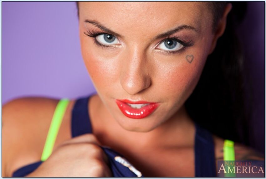 Christy Mack fucking in the bed with her tits