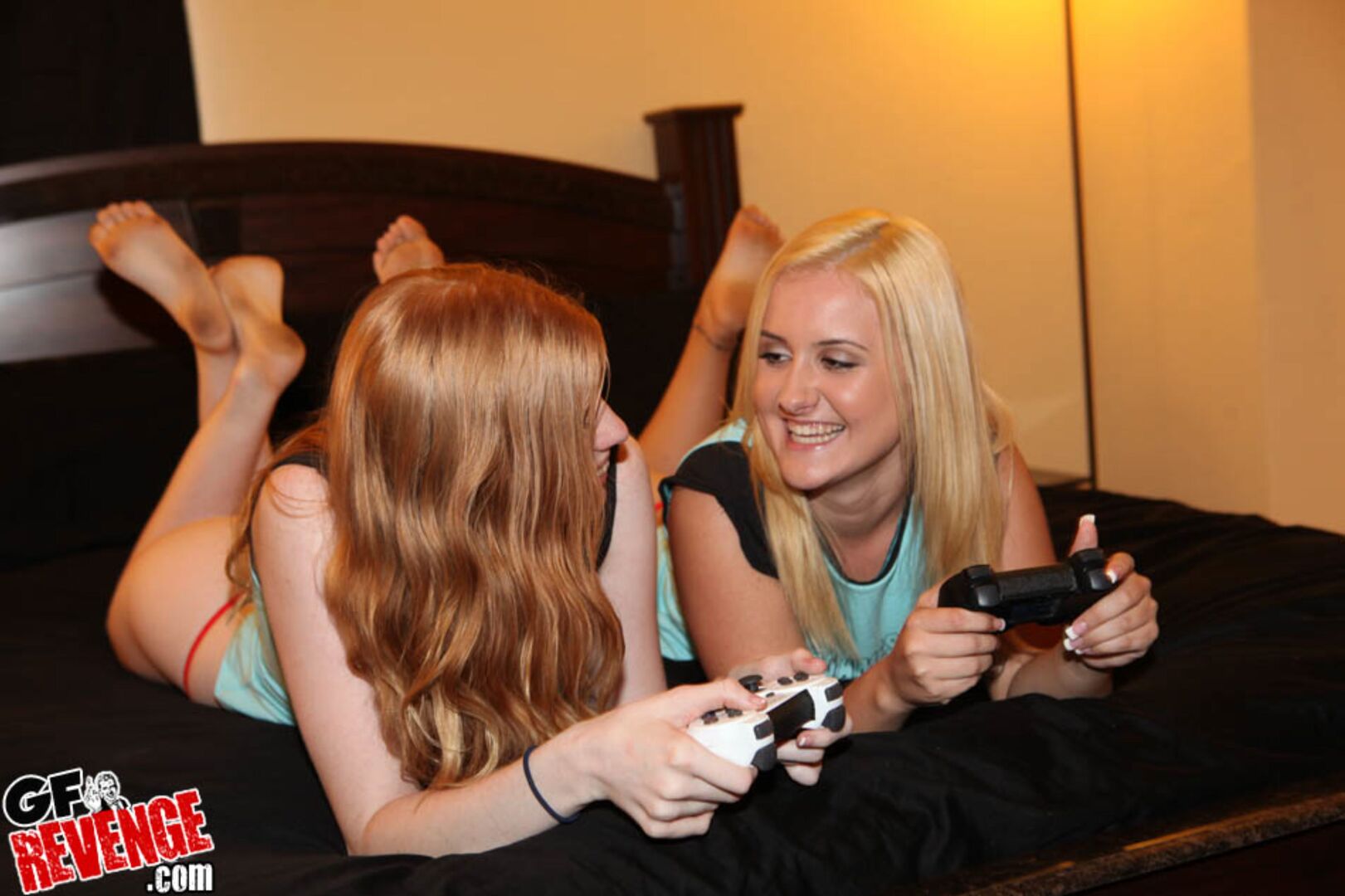 Gamer Girls 1407
