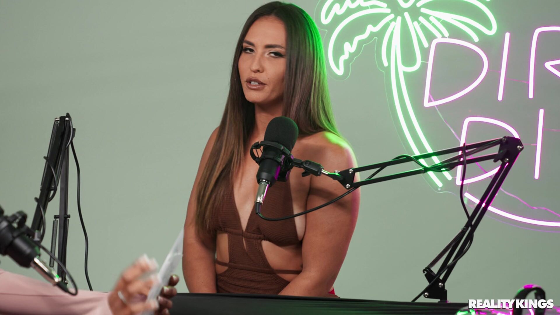 Dirty Dish: Kelsi Monroe