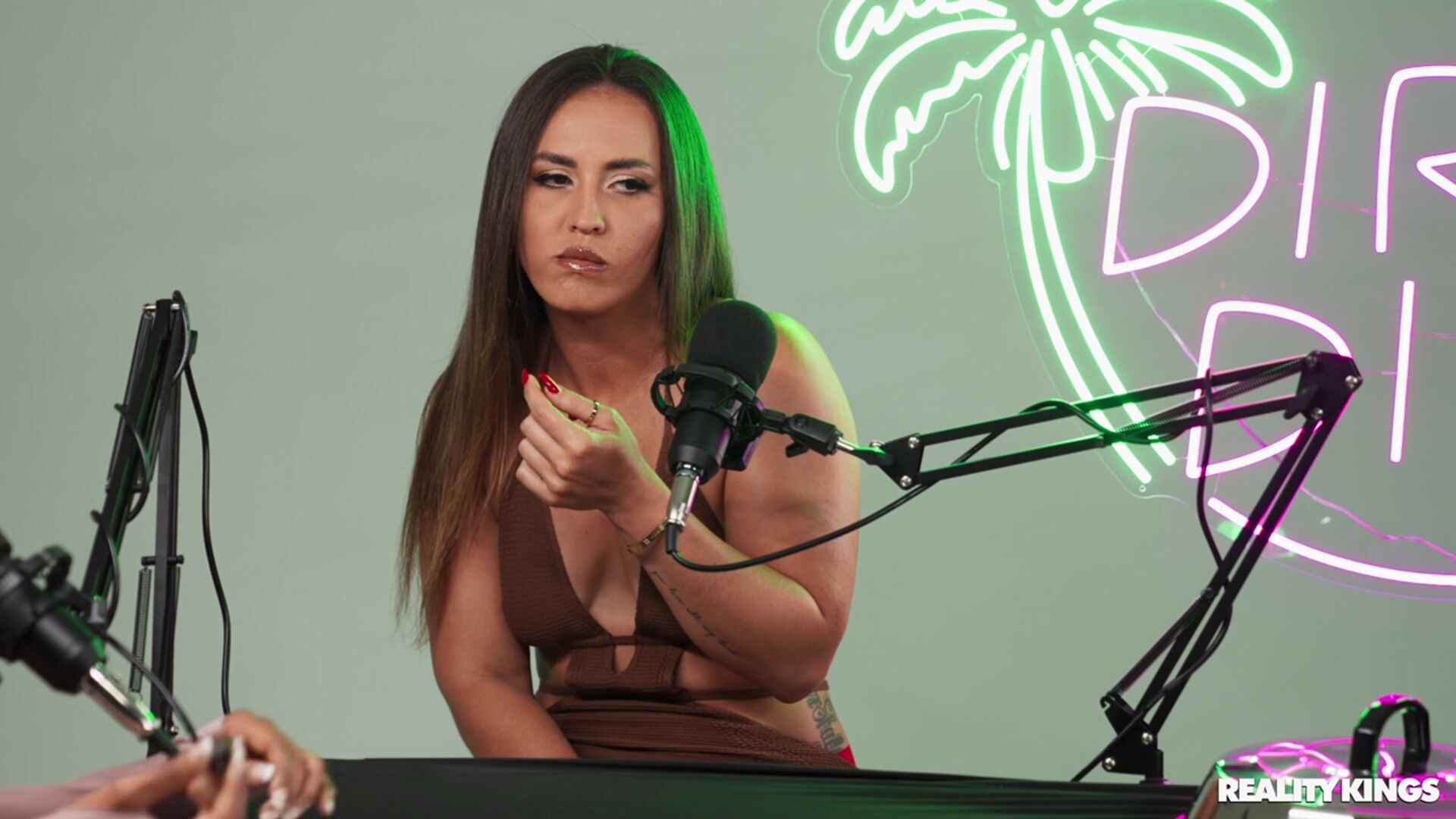 Dirty Dish: Kelsi Monroe