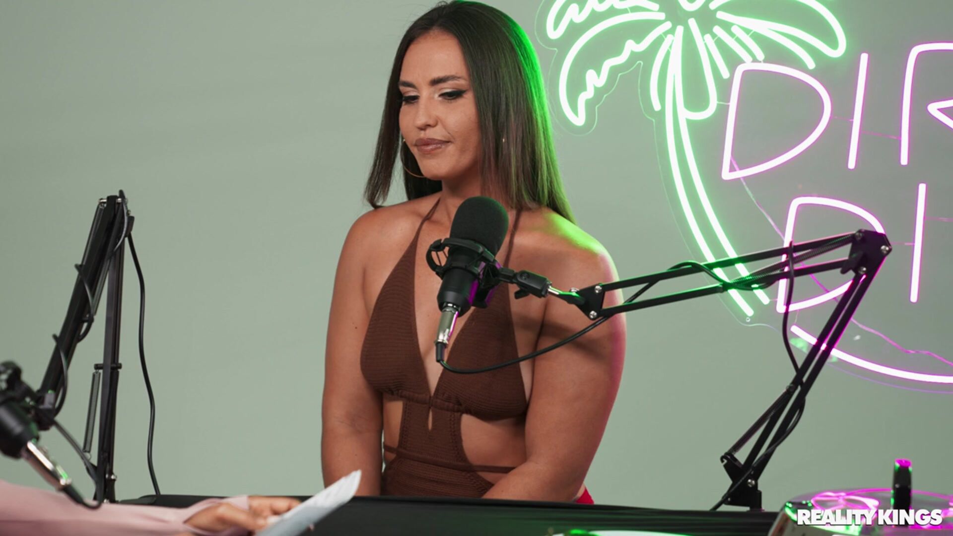 Dirty Dish: Kelsi Monroe