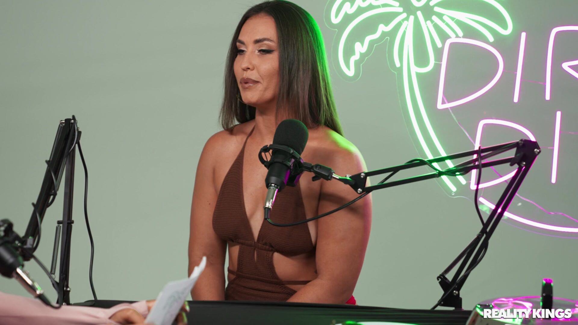 Dirty Dish: Kelsi Monroe