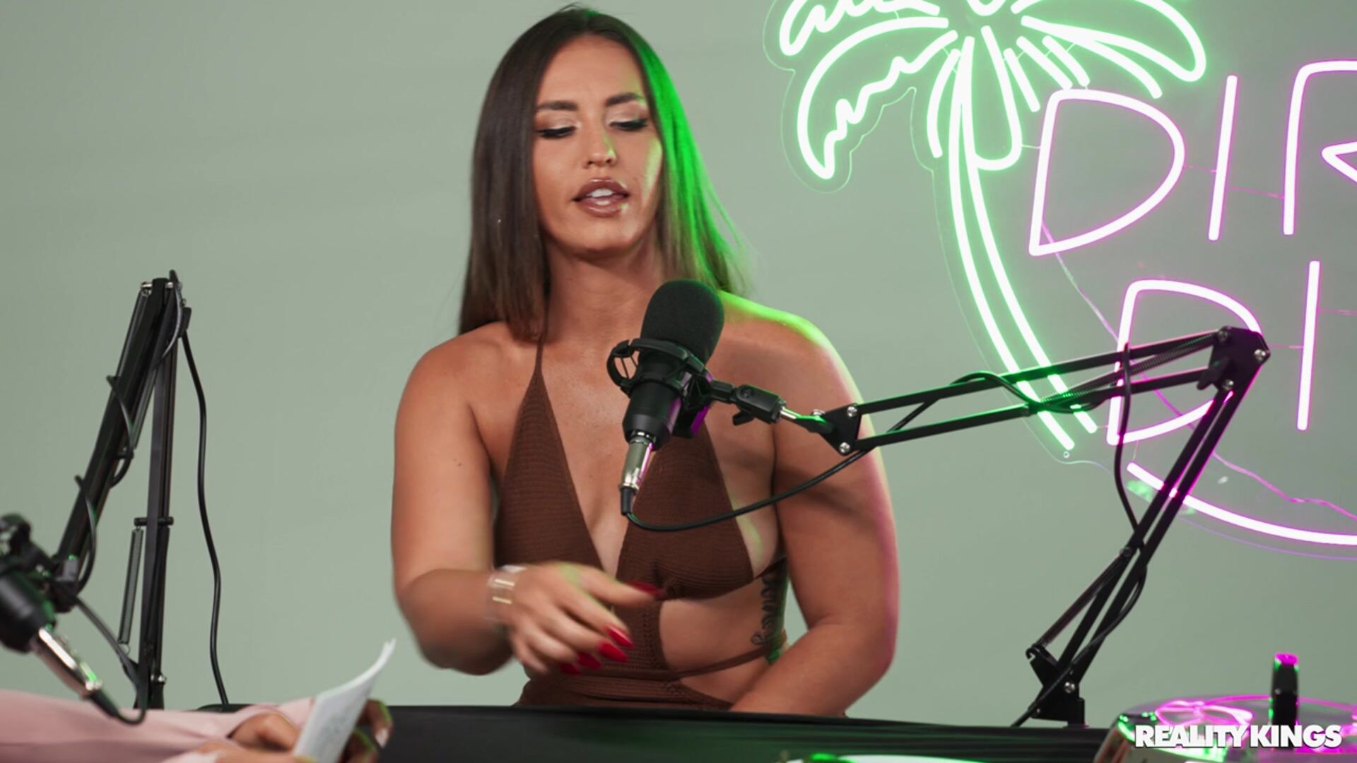 Dirty Dish: Kelsi Monroe