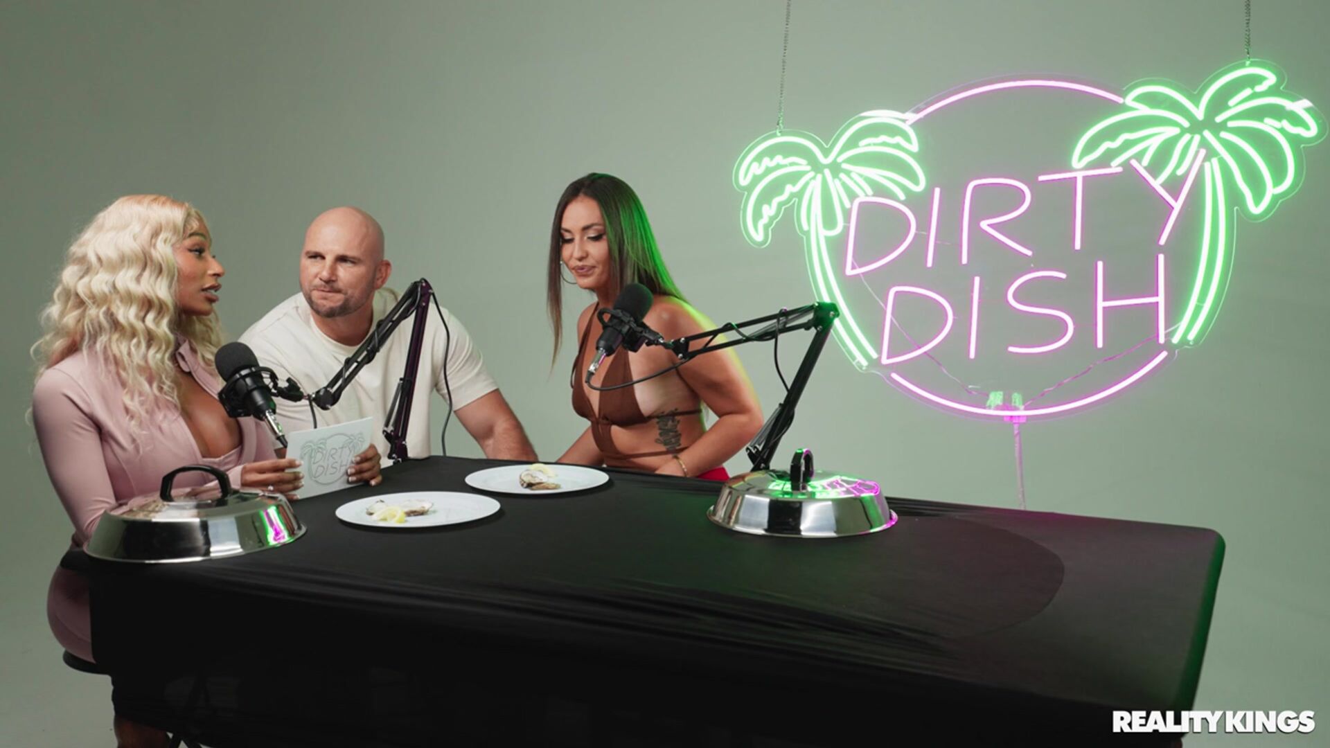 Dirty Dish: Kelsi Monroe