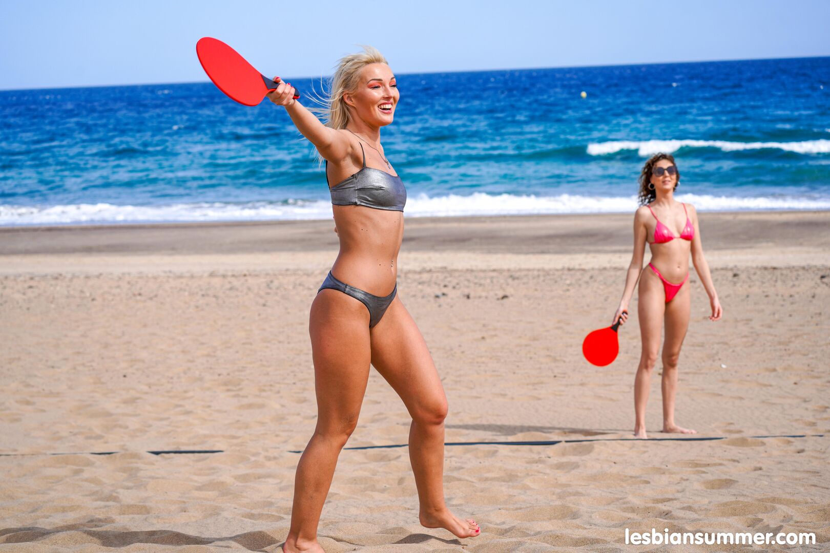 Beach sex with Lovita & Isabella