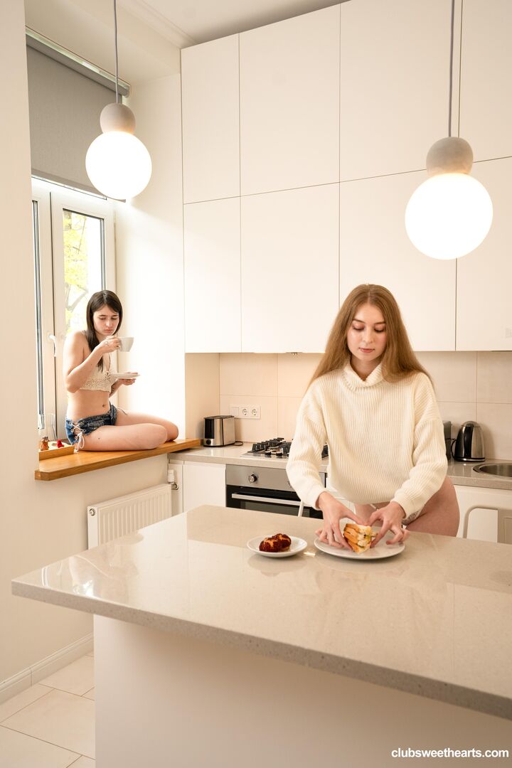Espresso and pussy before breakfast