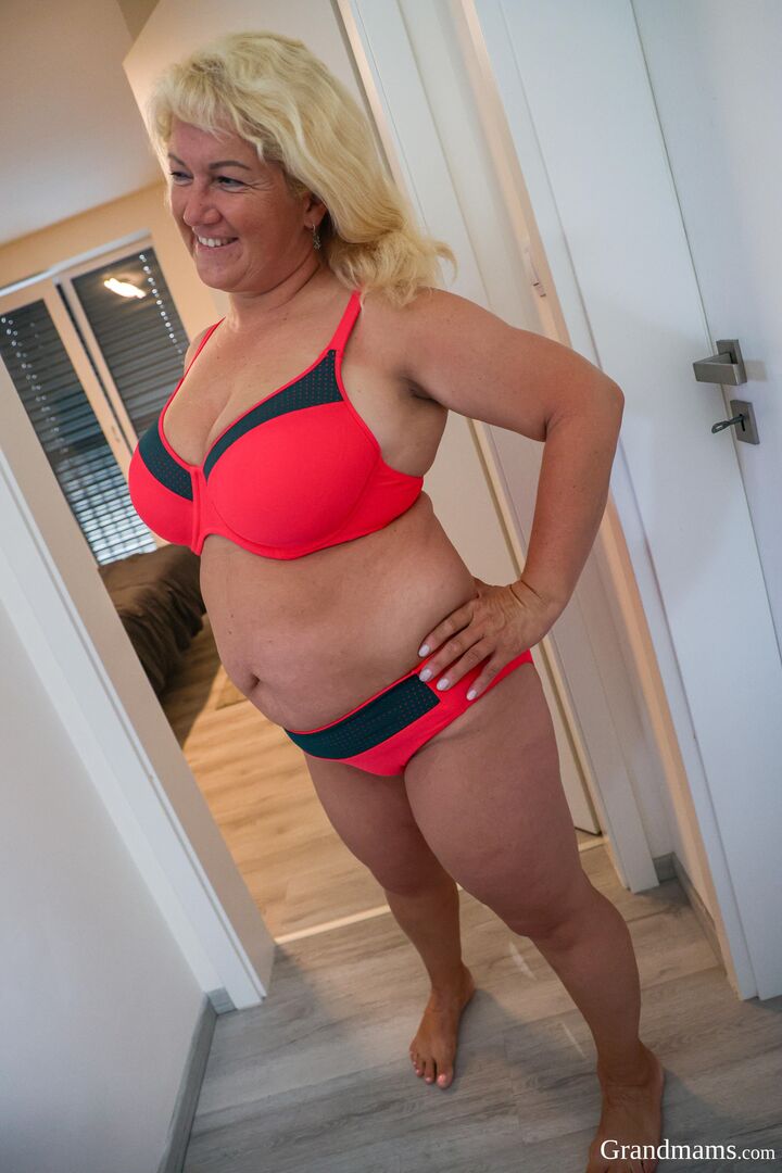 Mature Ladies orgasm - BTS