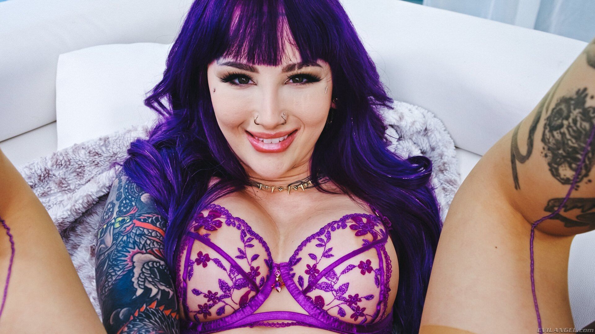 VALERICA STEELE DVP & Squirt Threesome