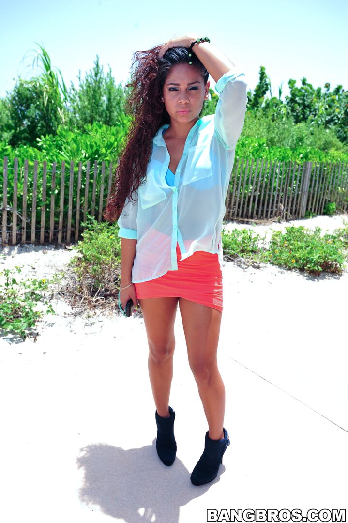 Hot Chonga picked up and banged