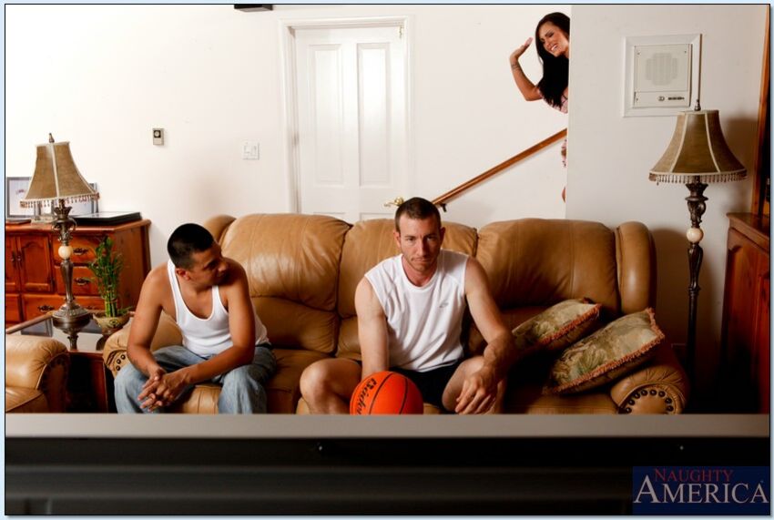 Jenna Presley fucking in the living room with her tattoos