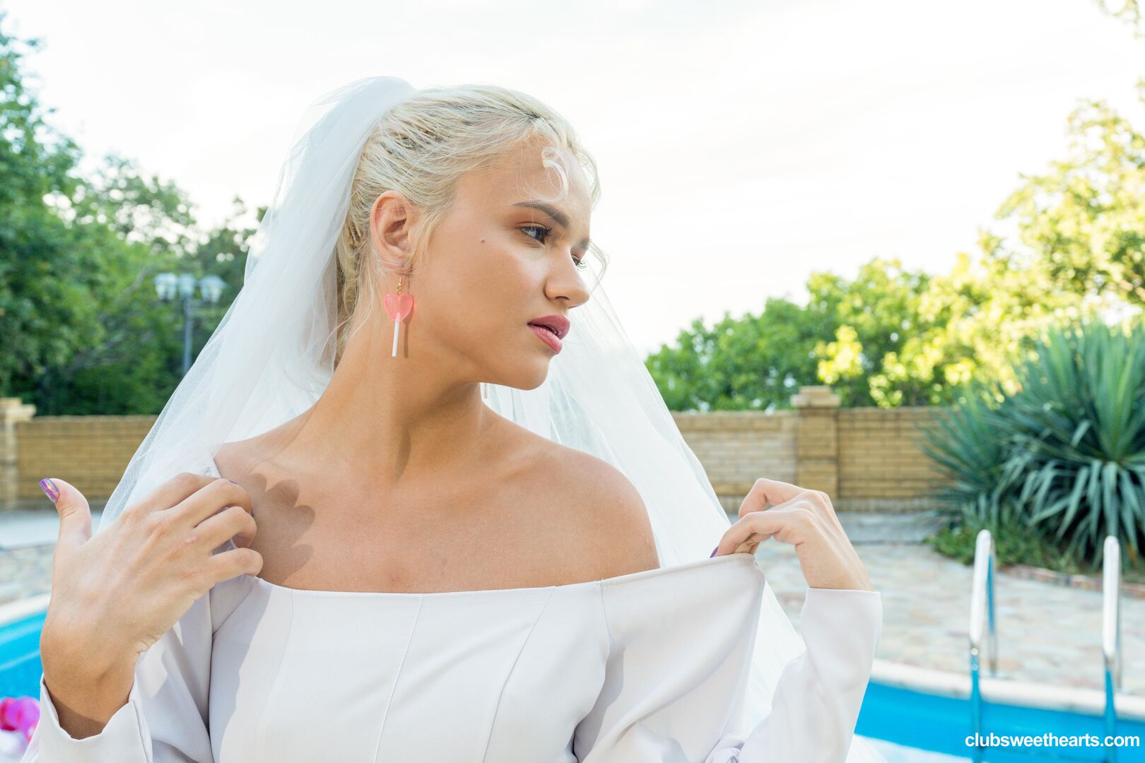 Here cums the bride 2107
