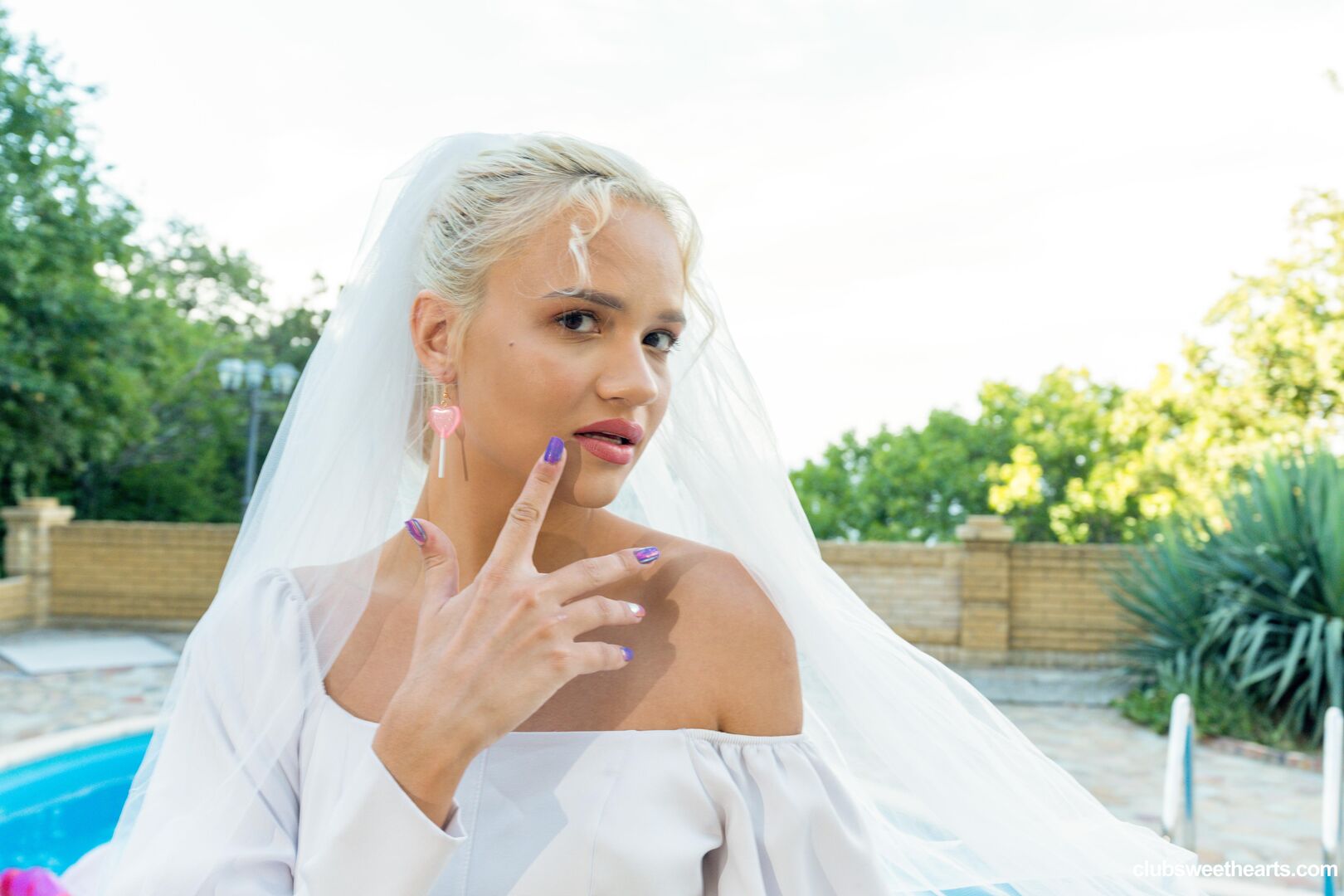 Here cums the bride 2107
