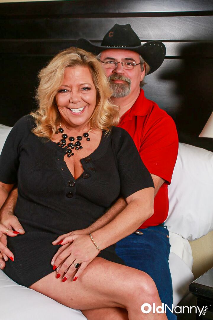 BIG DICK FUCKS HIS WIFE RIGHT IN FRONT OF HER HUSBAND