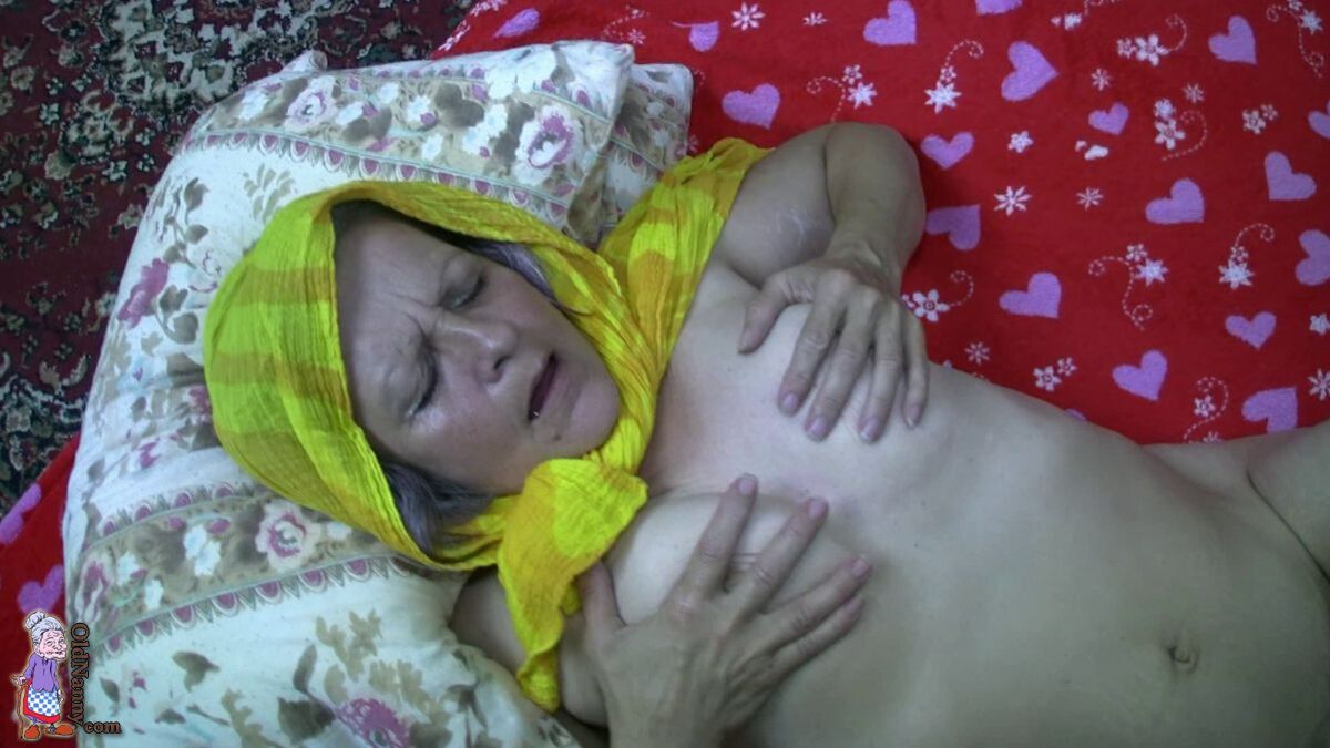 HER HAIRY PUSSY NEEDS A MASSAGE