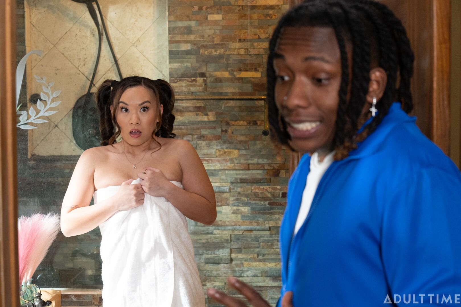 Cheerleader's Hot Shower