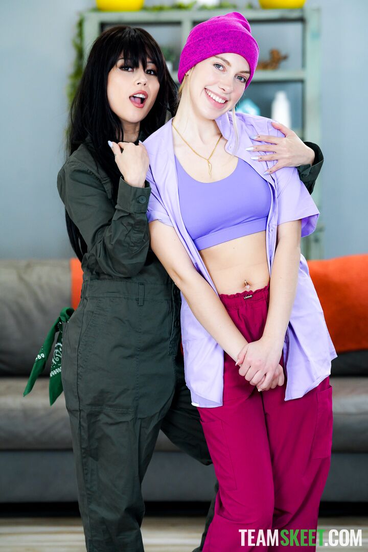 “Stepmom’s Nipple Clamps?!” Tomboy’s Unexpected Threesome