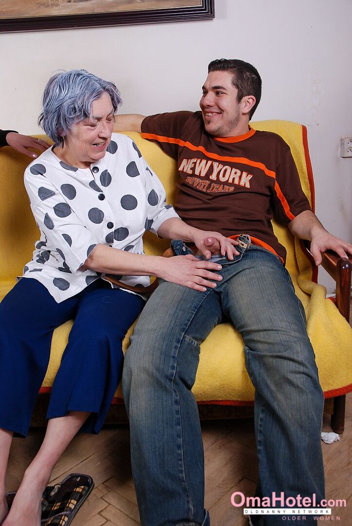 GRANNY ENJOYING TIME WITH YOUNG COUPLE