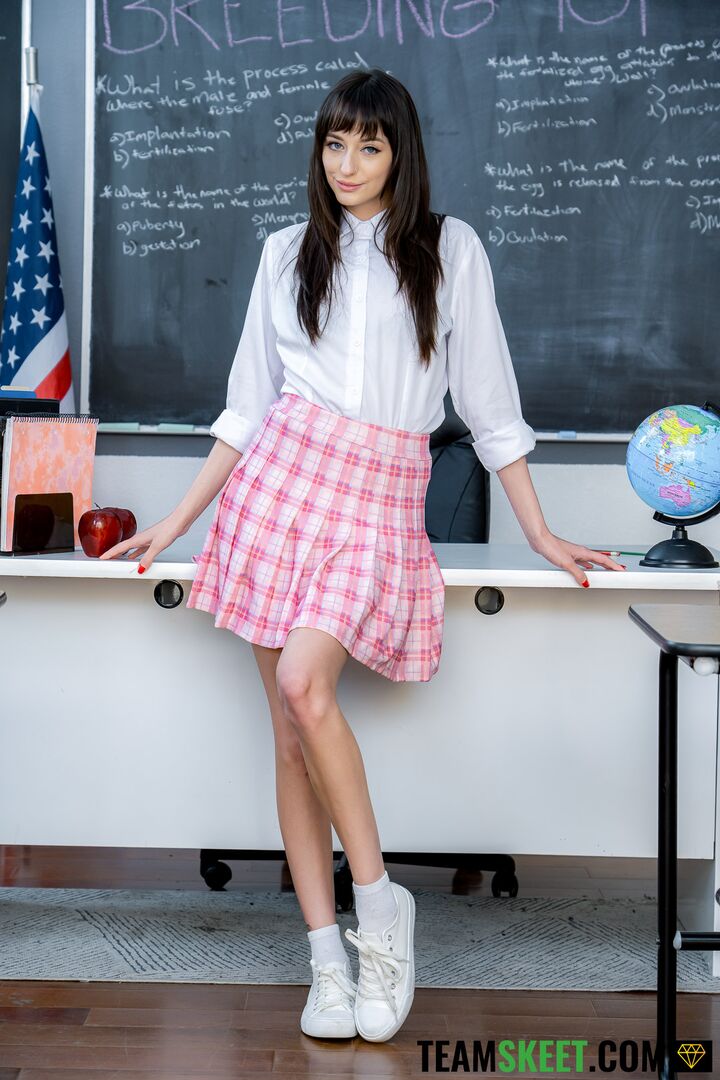 Breed Me, Mr. Jordan! Begging for Her Teacher’s BBC