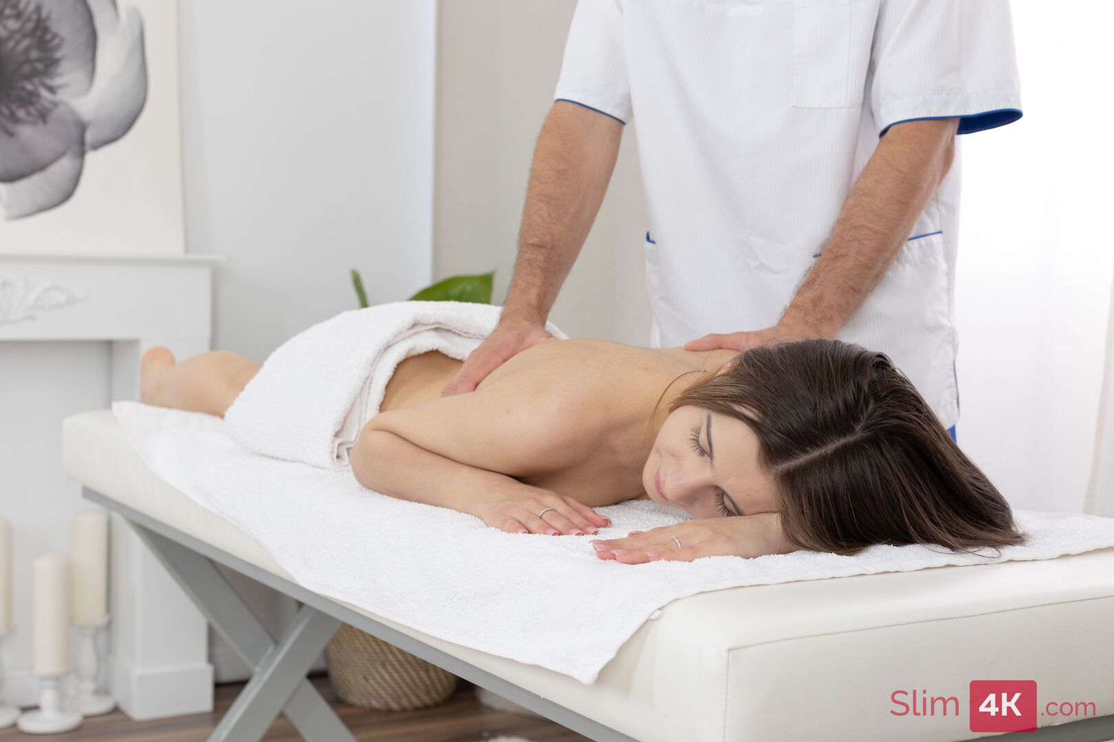 Beautiful babe came for a massage and got anal