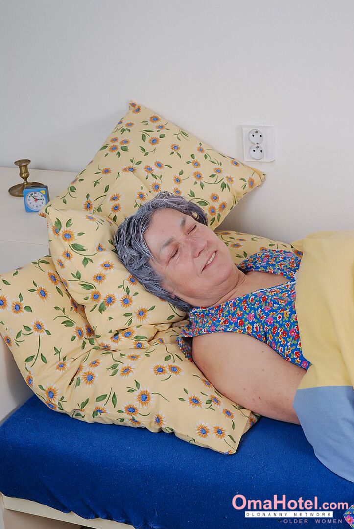 GRANNY INVITES YOUNG COUPLE FOR HOT THREESOME