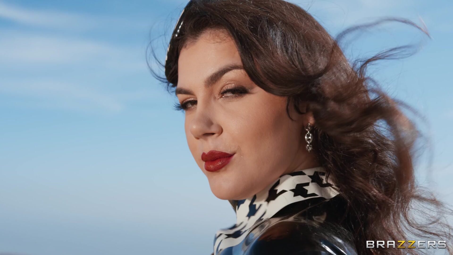 Valentina Cashes Out