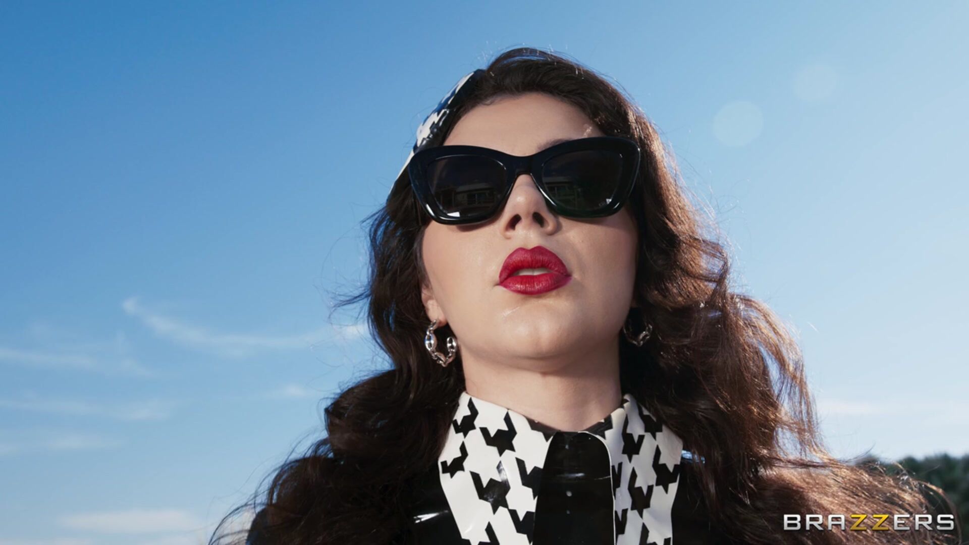 Valentina Cashes Out