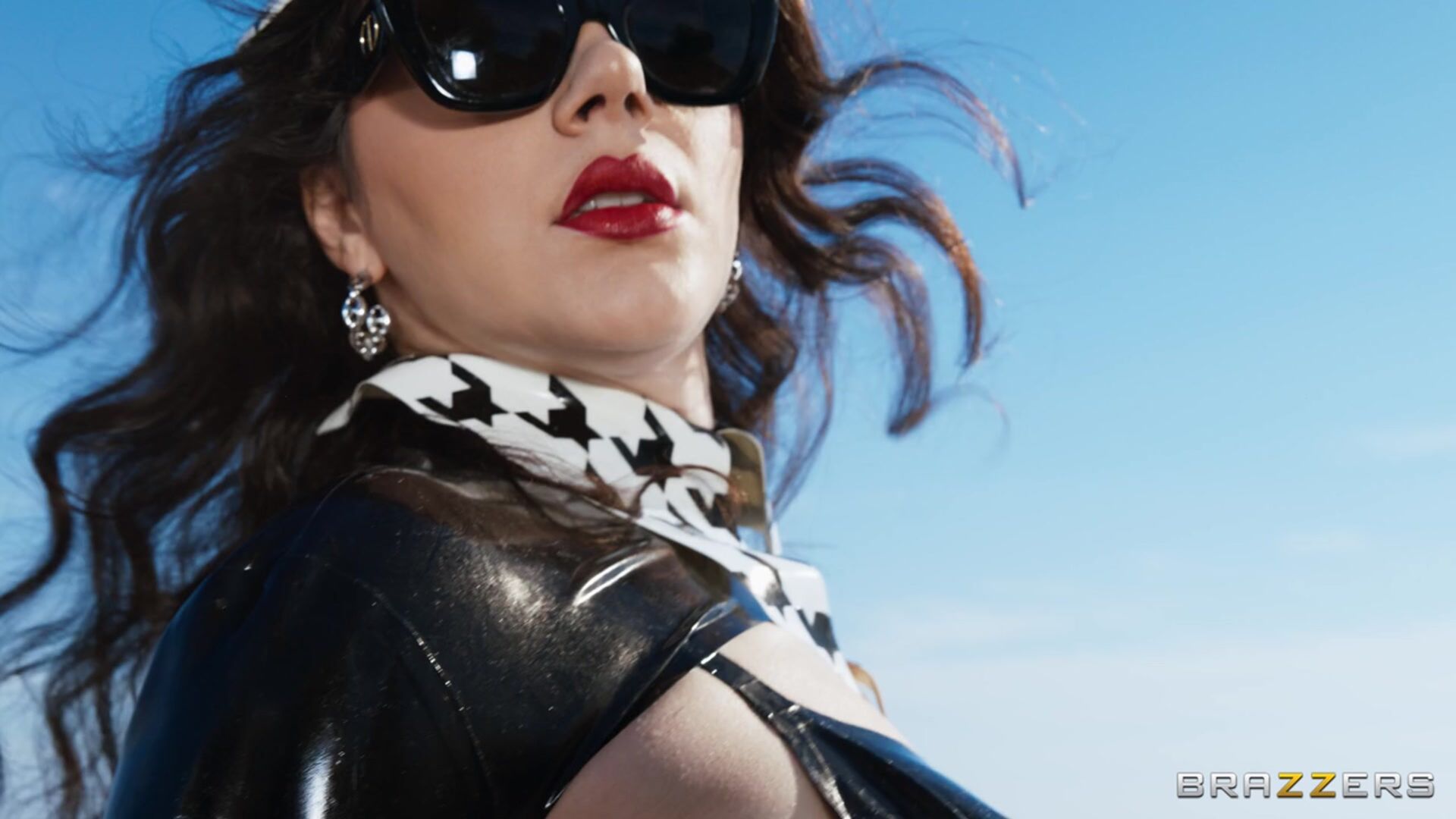 Valentina Cashes Out