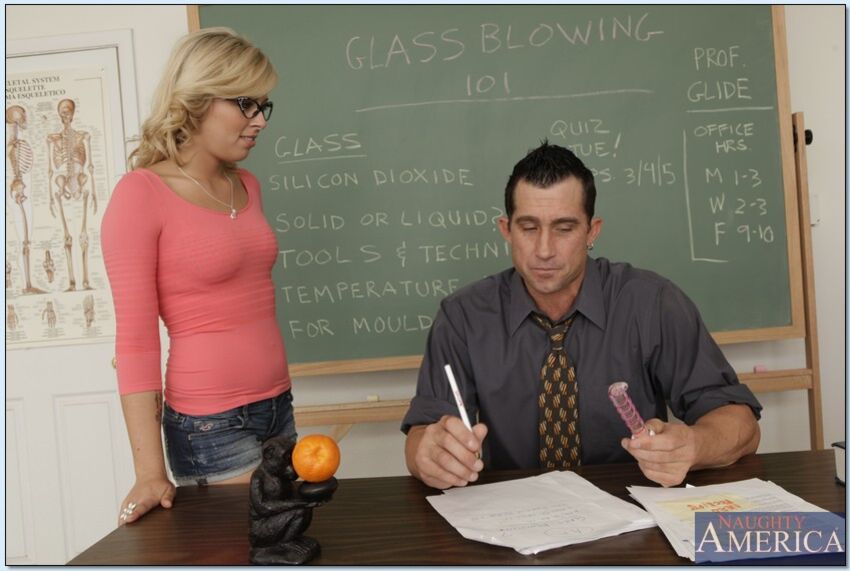 Student Zoey Monroe fucking in the desk with her small tits