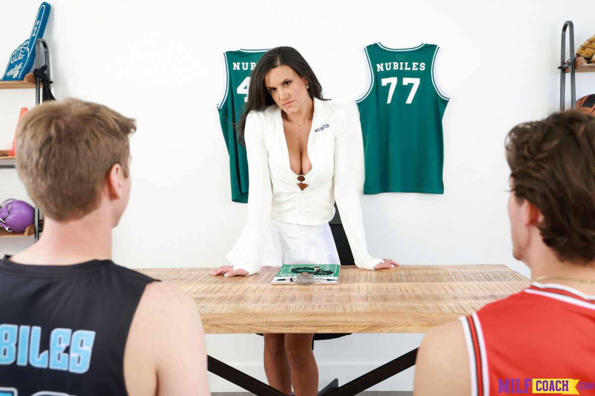 Coach Plays Both Sides - S1:E7