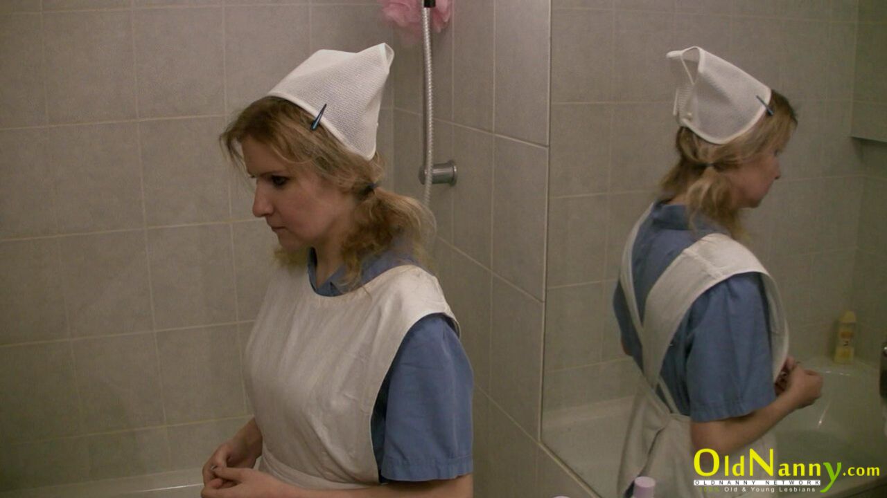 NURSE TRYING WET PUSSY