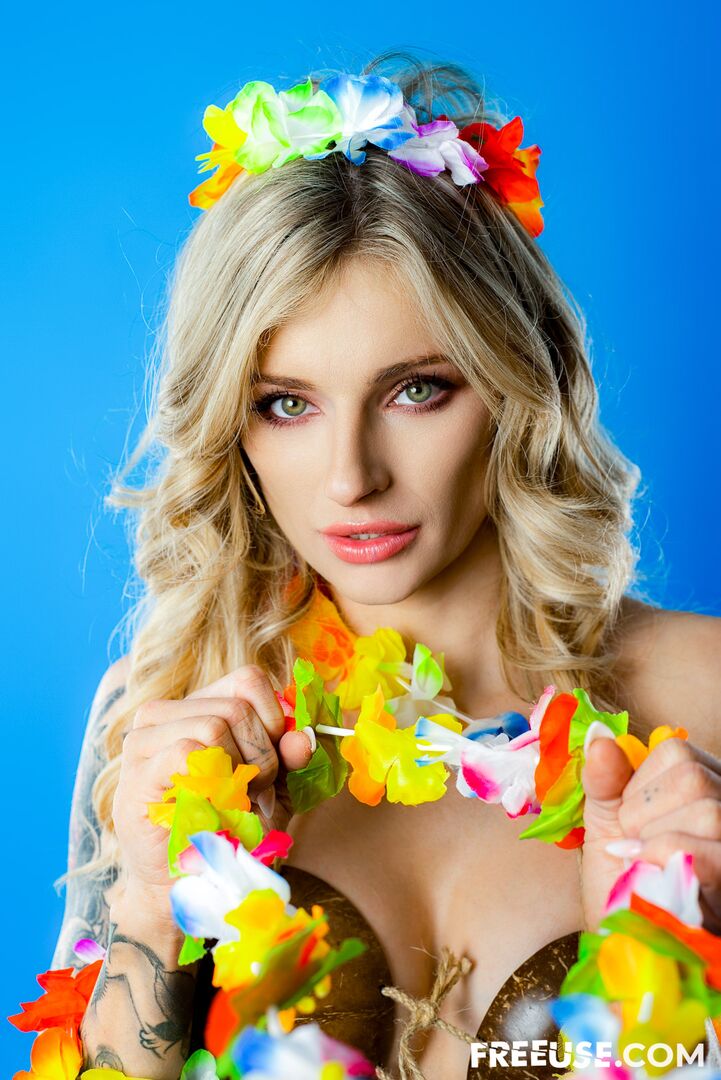 Luau Laid: Hawaii Turns My Stepmom Into a Freeuse Slut