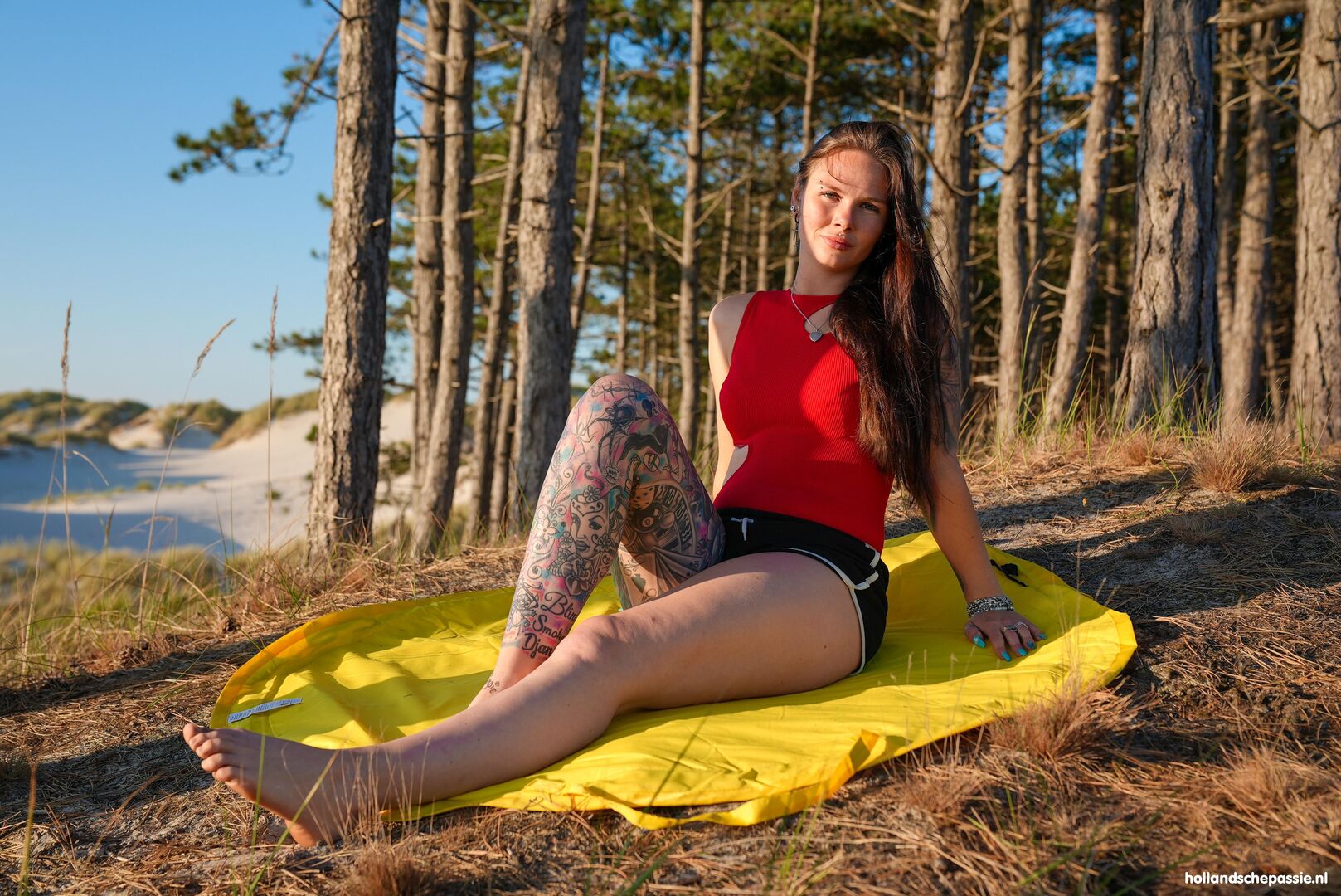Buitensex met sexy Sacha Carina