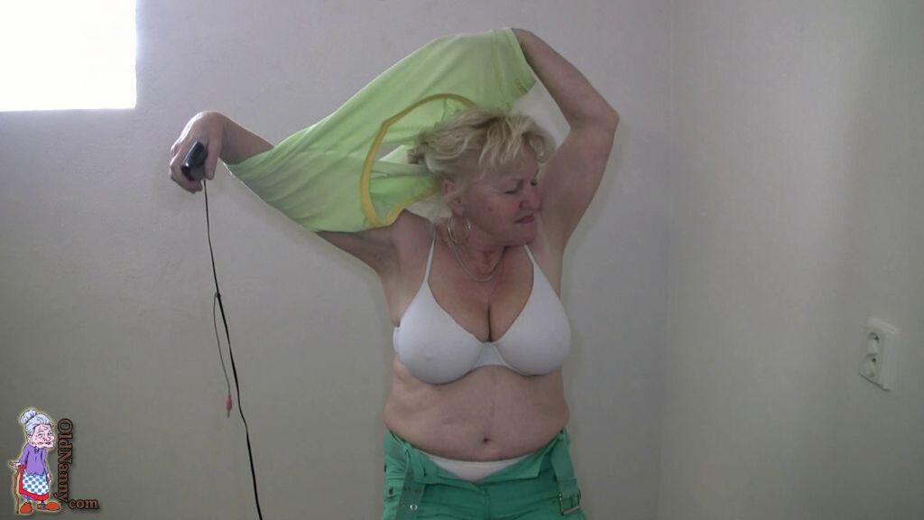 READY FOR NUDE WORKOUT