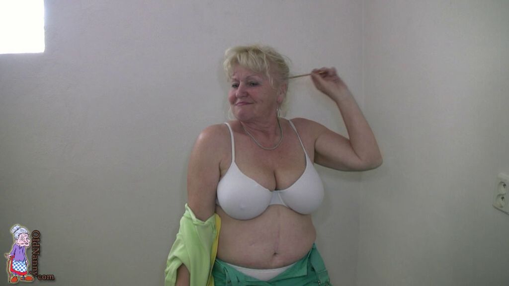READY FOR NUDE WORKOUT