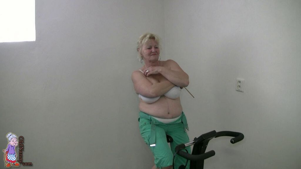 READY FOR NUDE WORKOUT