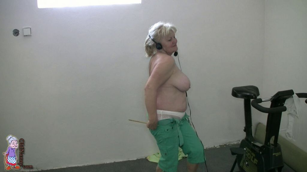 READY FOR NUDE WORKOUT