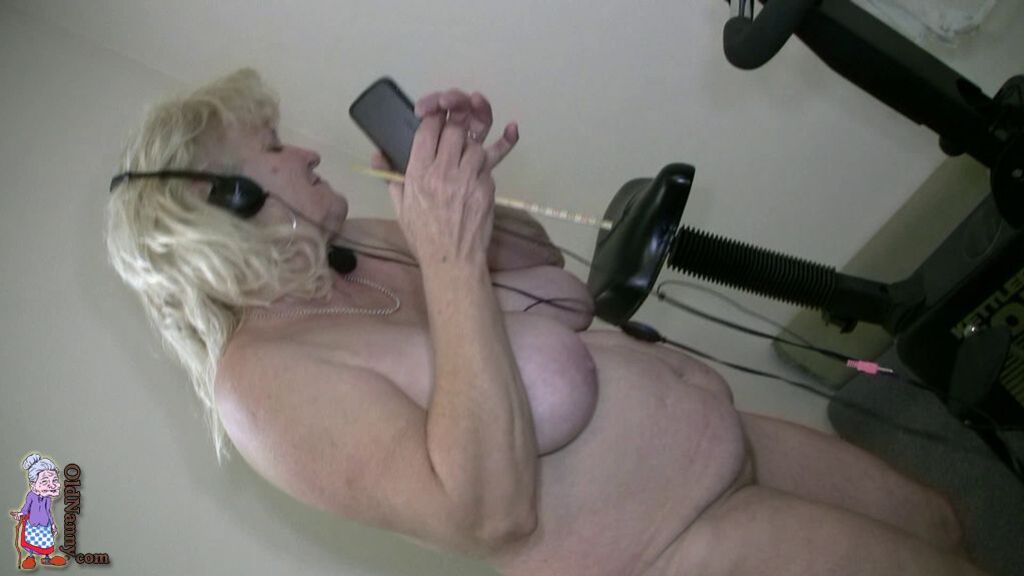 READY FOR NUDE WORKOUT