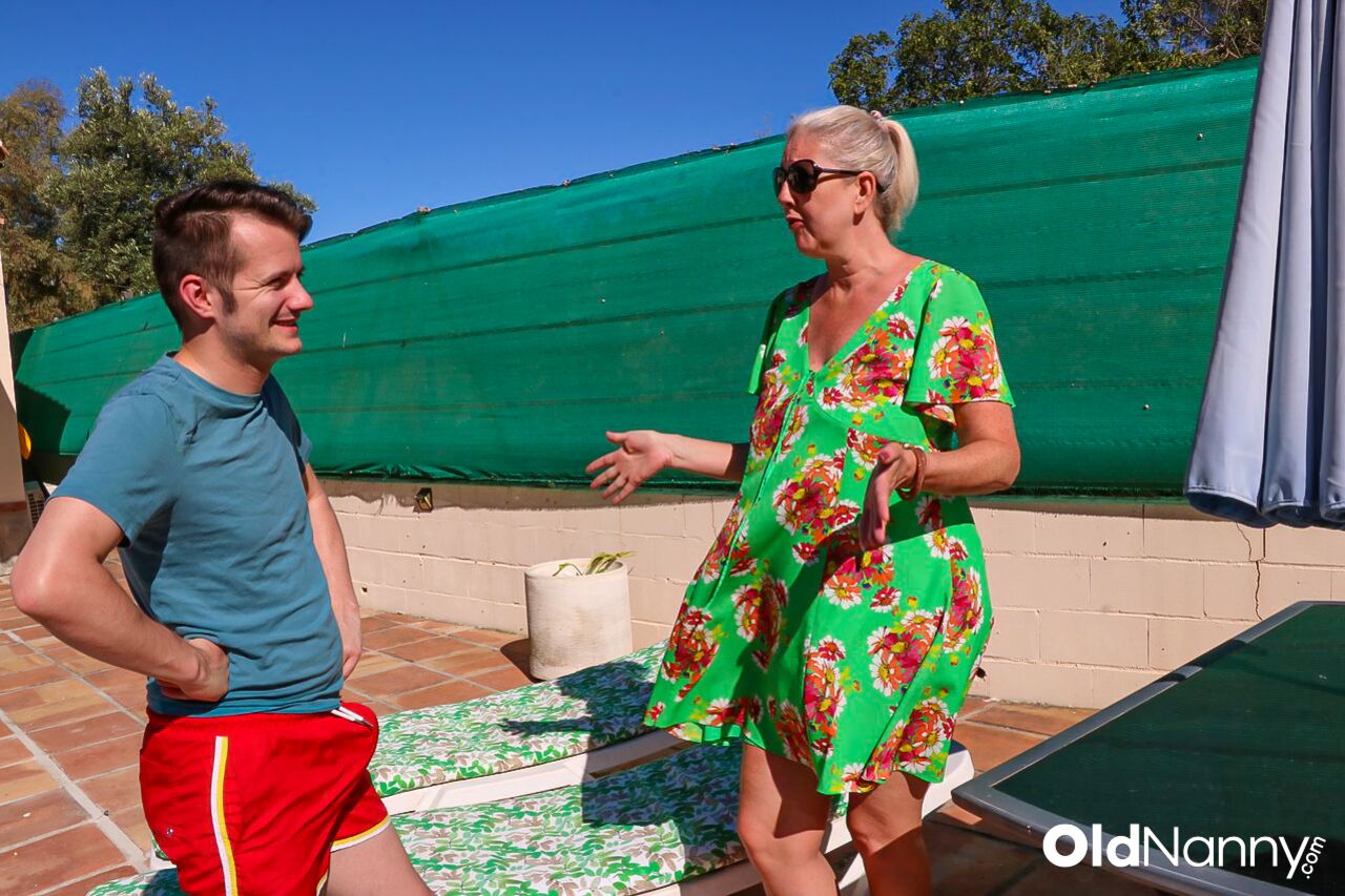 TRIAL SEX BEFORE HEN PARTY