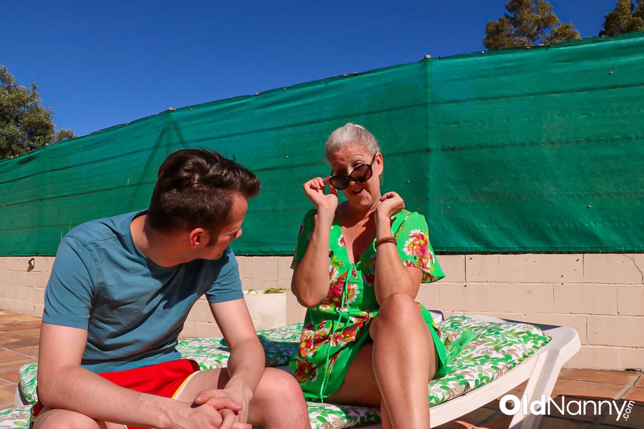 TRIAL SEX BEFORE HEN PARTY