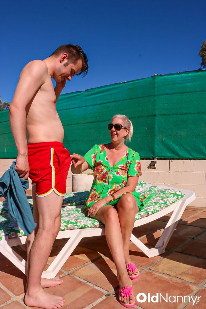 TRIAL SEX BEFORE HEN PARTY