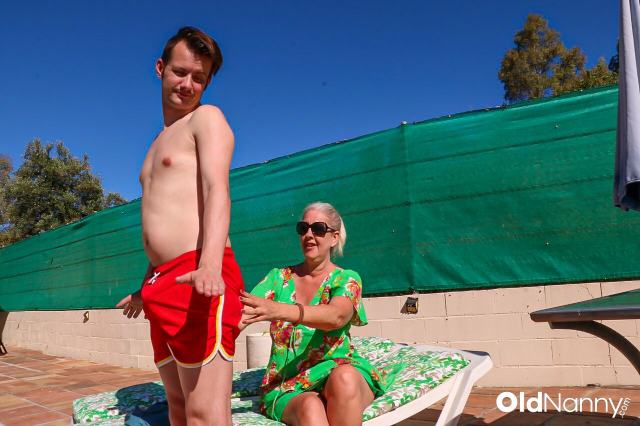 TRIAL SEX BEFORE HEN PARTY