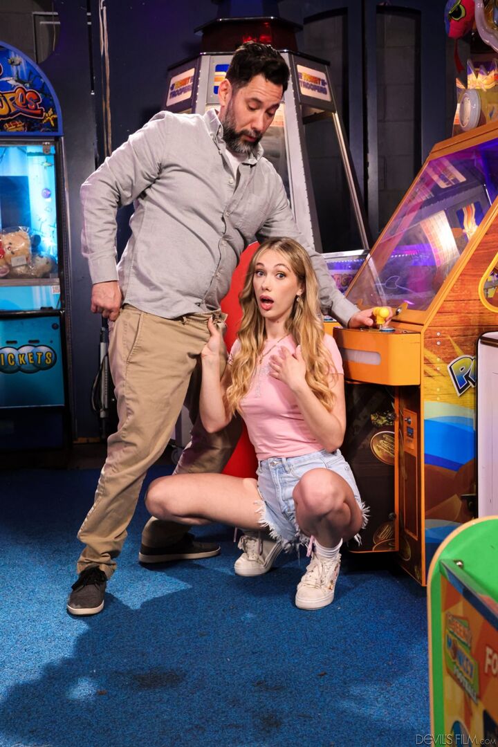 Deepthroated By My Stepdaughter! - Sky Pierce & Tommy Pistol