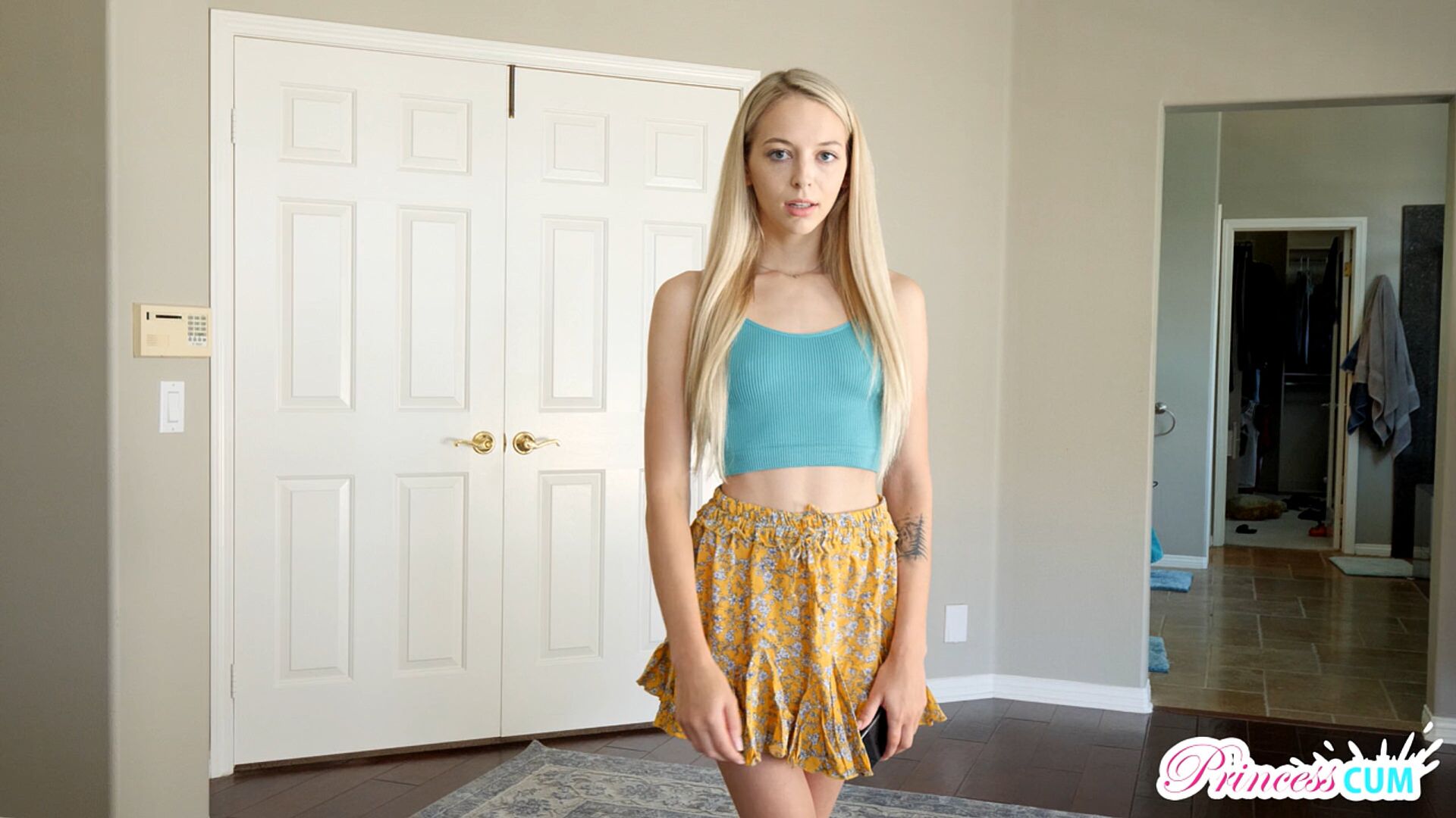 Step Sister Sets A Thirst Trap - S5:E1