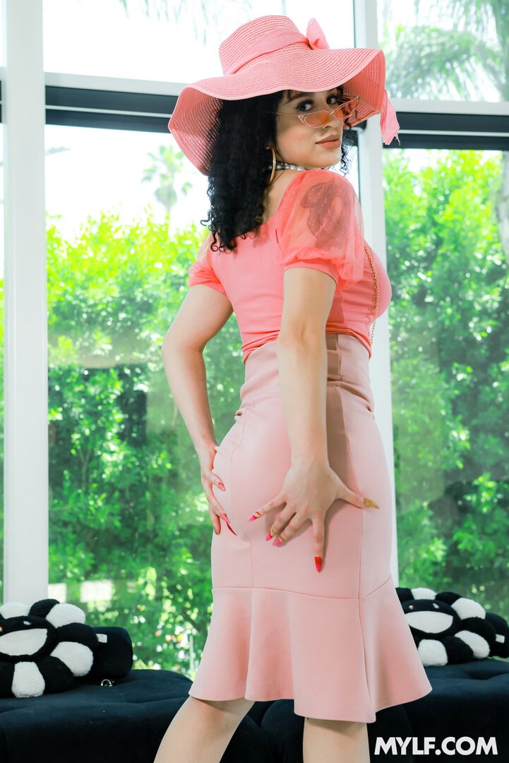 New Milf Alert: Even Strip Clubs Beg for Rio Rain